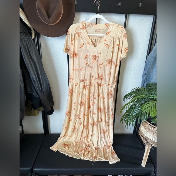 Vintage pastel hand made 1970s retro floral midi dress boho - Picture 1 of 4